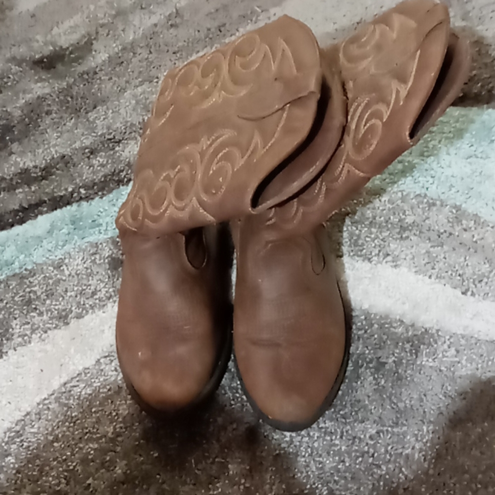 Girls Cowboy boots size 2
